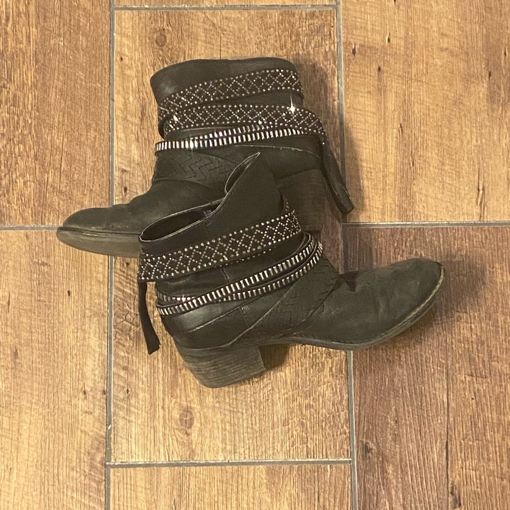 Gianni Bini Ankle Boots, size 8.5. Used, good condition